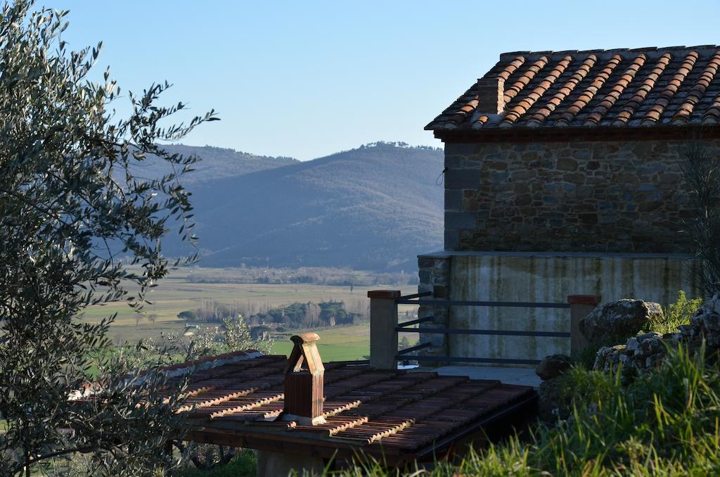 Fonte Comelia Cortona Exterior foto